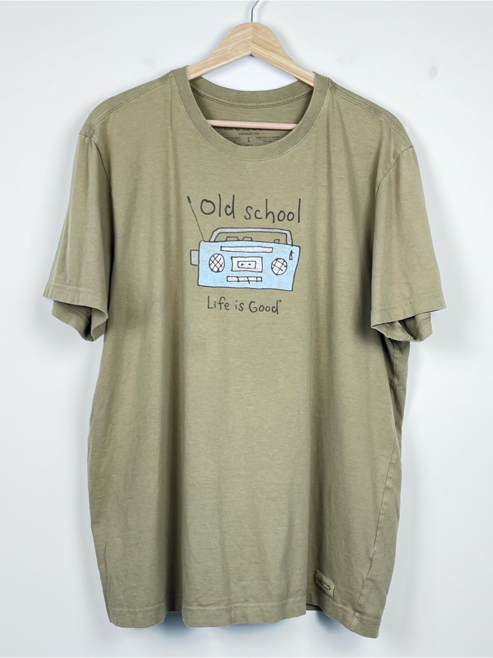 Life Is Good Men's Cotton Crusher Tee With Old School Boom Box Graphic Size L